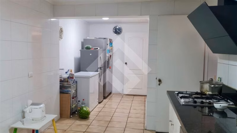 Casa en venta de 4 dorm. en Las Condes