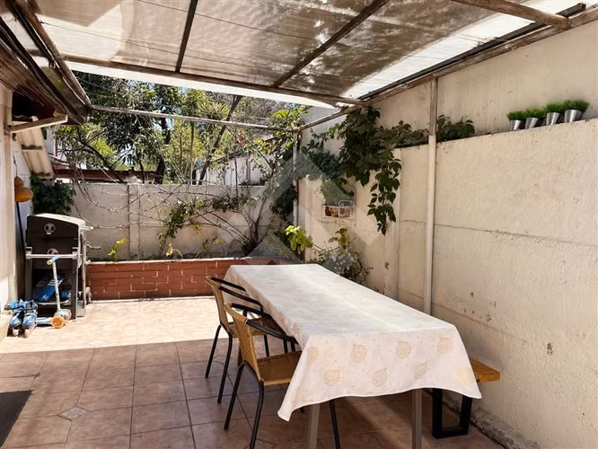 Casa en venta de 4 dorm. en Las Condes