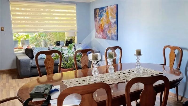 Casa en venta de 5 dorm. en Las Condes