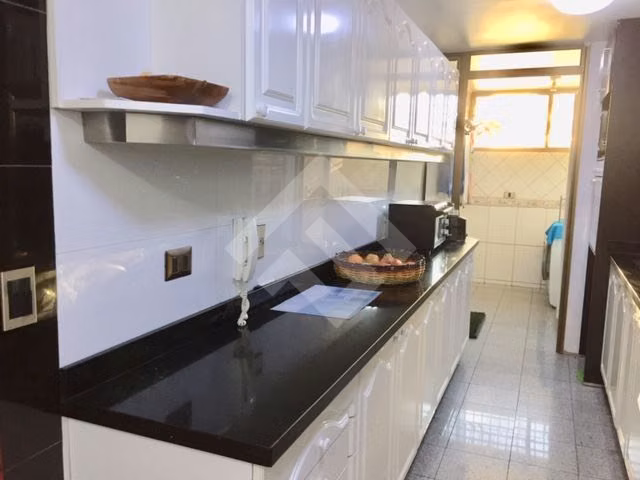 Departamento en venta de 3 dorm. en Las Condes