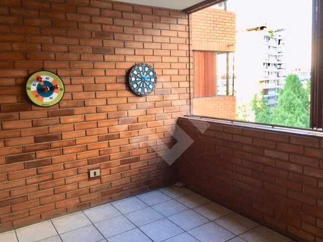 Departamento en venta de 3 dorm. en Las Condes