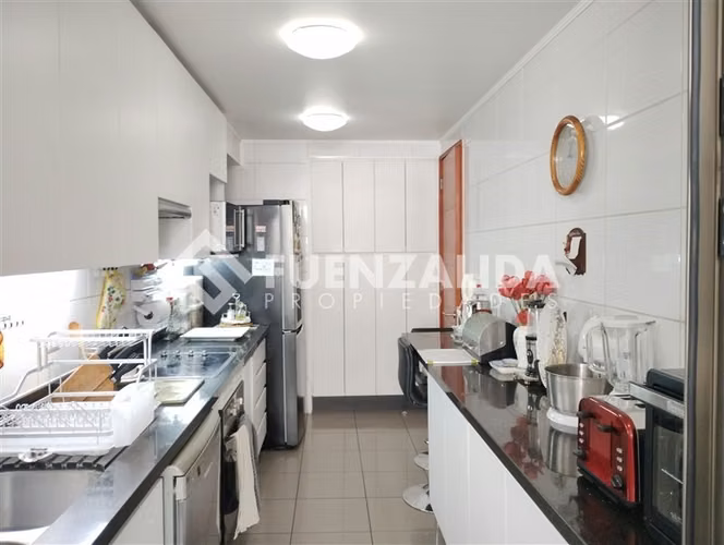 Departamento en venta de 2 dorm. en Las Condes