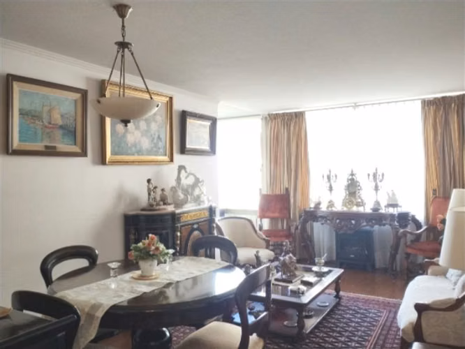 Departamento en venta de 2 dorm. en Las Condes