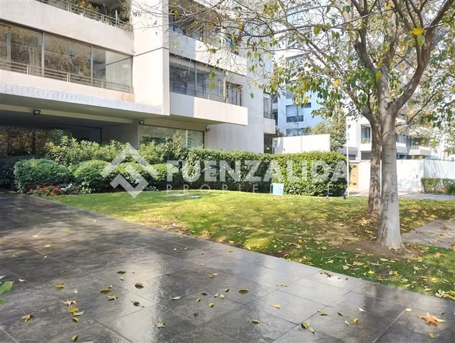 Departamento en venta de 2 dorm. en Las Condes