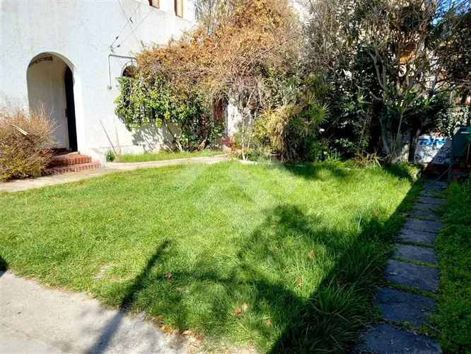 Casa en venta de 7 dorm. en Providencia - Imagen 2