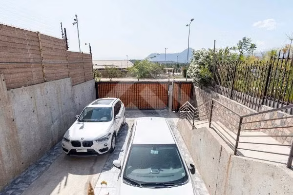 Casa en arriendo de 3 dorm. en Las Condes