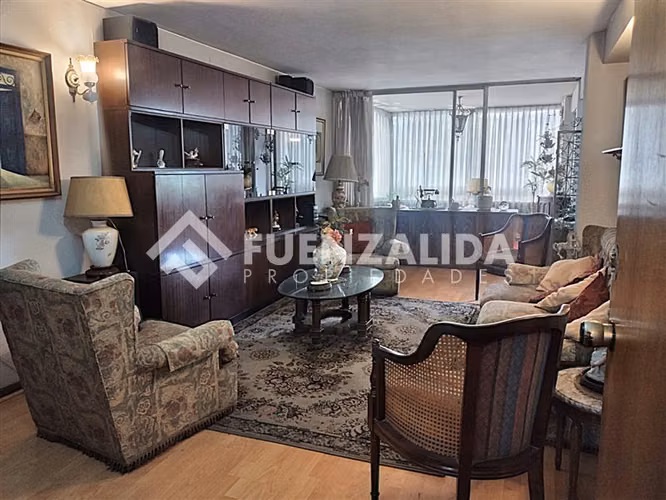 Venta, Dpto. 3D - 2B + Servicios, Providencia