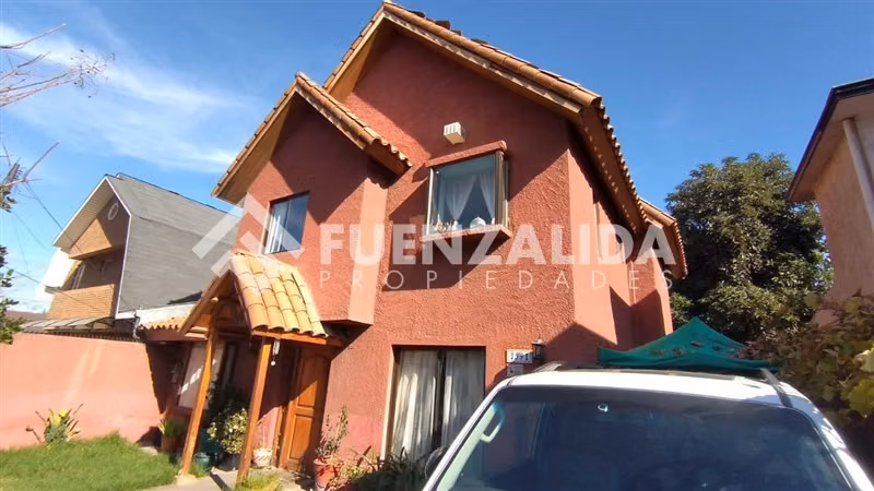 Casa en venta de 5 dorm. en Las Condes