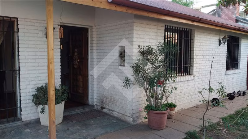 Casa en venta de 4 dorm. Manquehue Sur, Las Condes