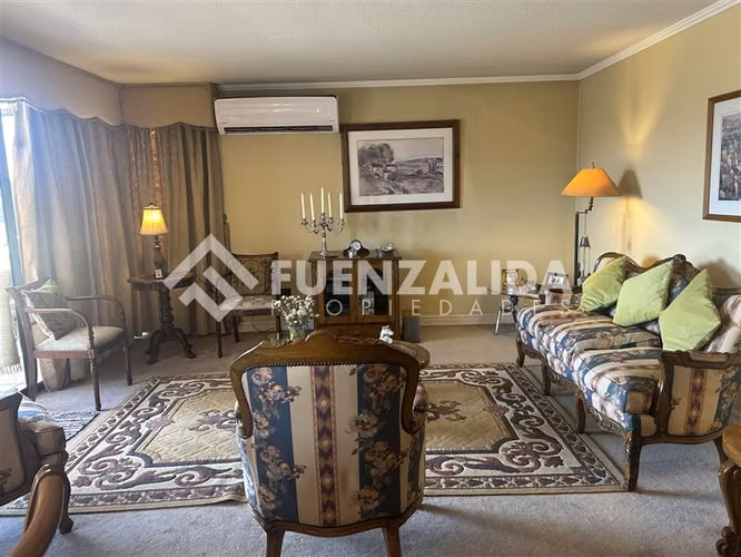 Departamento en venta de 3 dorm. y 3 baños en Las Condes