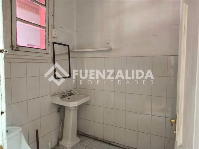 EXCELENTE ESTADO LOCAL en arriendo en Santiago