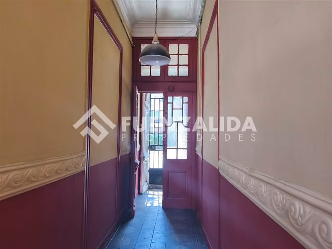 EXCELENTE ESTADO LOCAL en arriendo en Santiago