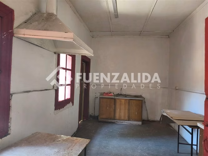 EXCELENTE ESTADO LOCAL en arriendo en Santiago
