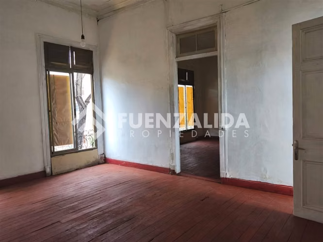 EXCELENTE ESTADO LOCAL en arriendo en Santiago