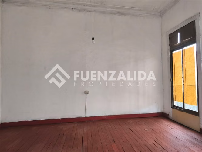 EXCELENTE ESTADO LOCAL en arriendo en Santiago