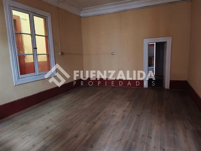 EXCELENTE ESTADO LOCAL en arriendo en Santiago