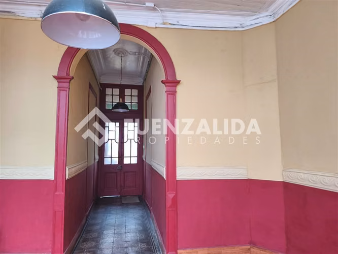 EXCELENTE ESTADO LOCAL en arriendo en Santiago