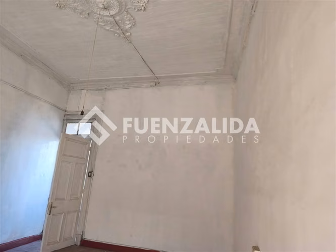 EXCELENTE ESTADO LOCAL en arriendo en Santiago