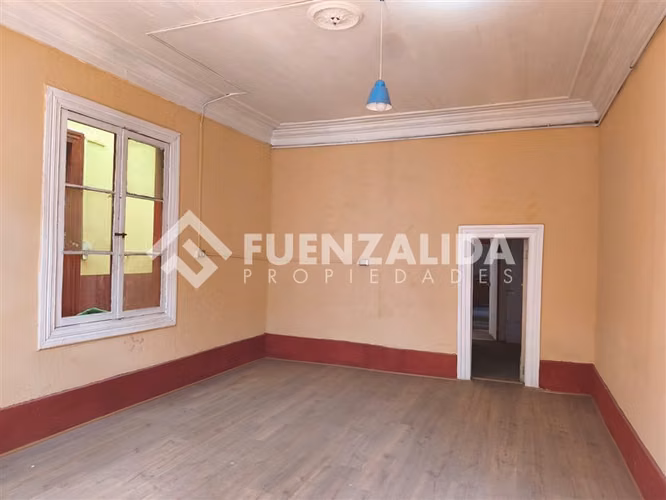 EXCELENTE ESTADO LOCAL en arriendo en Santiago