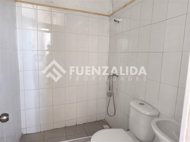 EXCELENTE ESTADO LOCAL en arriendo en Santiago