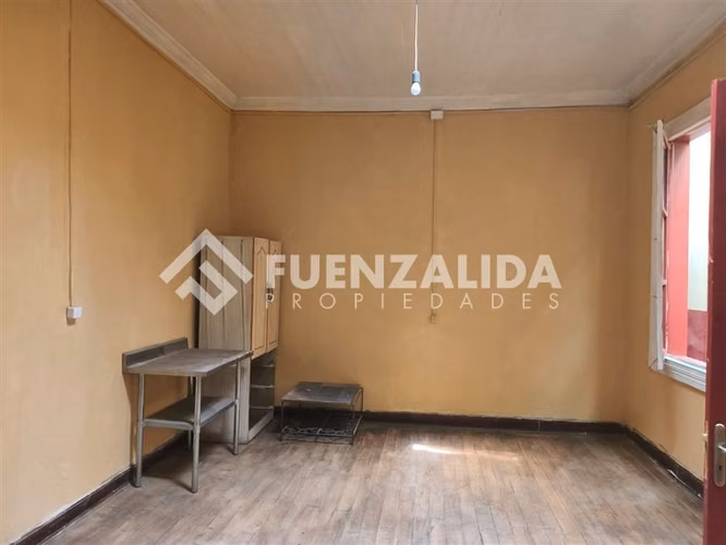 EXCELENTE ESTADO LOCAL en arriendo en Santiago