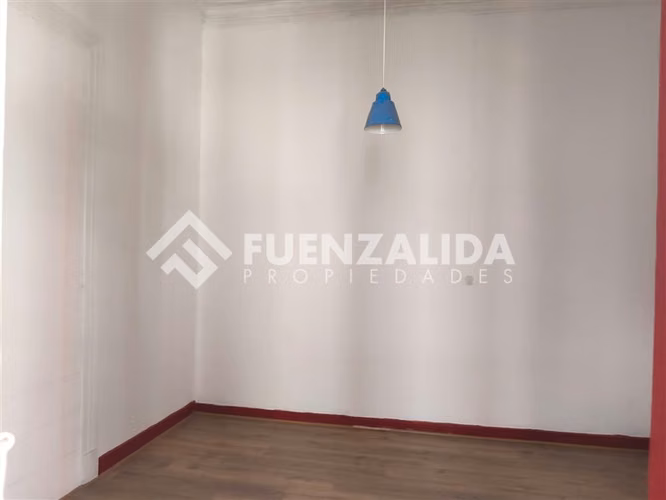 EXCELENTE ESTADO LOCAL en arriendo en Santiago