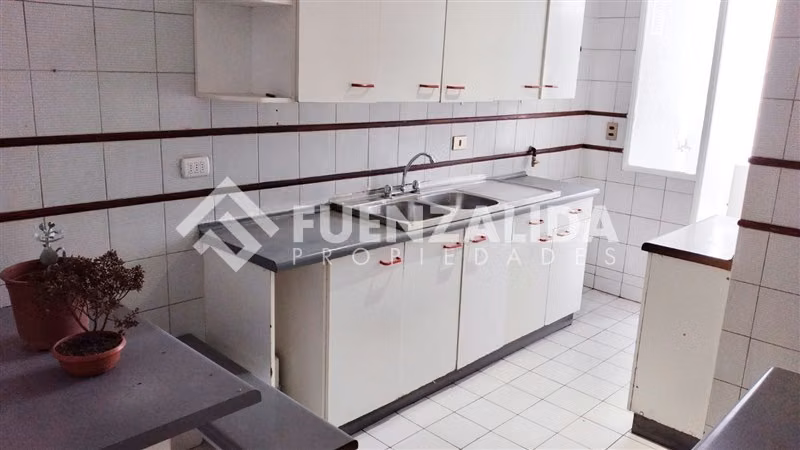 Departamento en venta de 3 dorm. en Las Condes