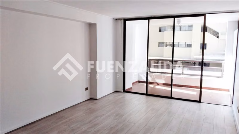 Departamento en venta de 3 dorm. en Las Condes