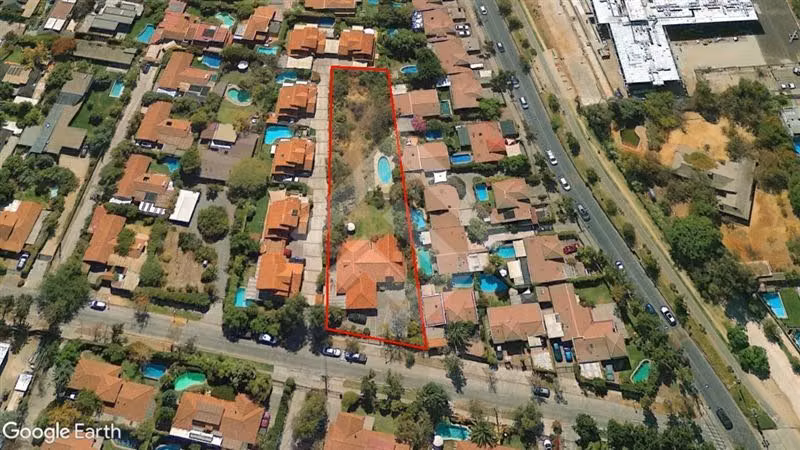 Sitio en venta en La Reina