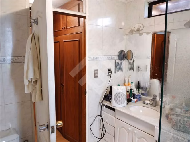 Sitio en venta en La Reina