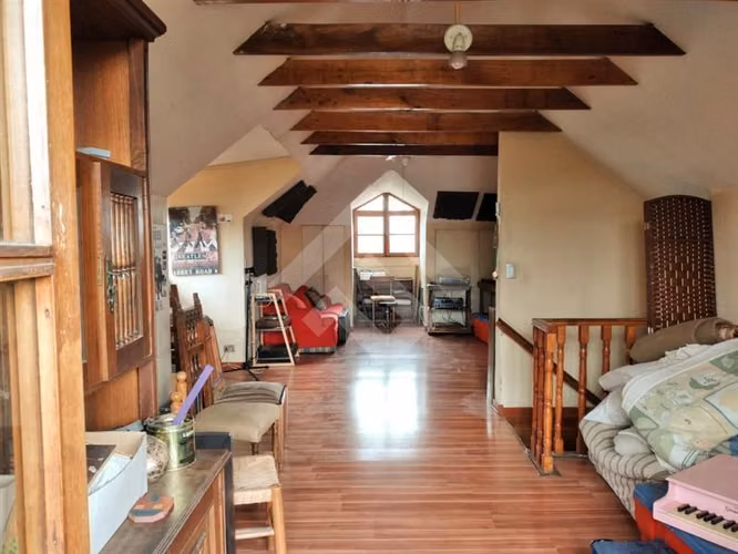 Sitio en venta en La Reina