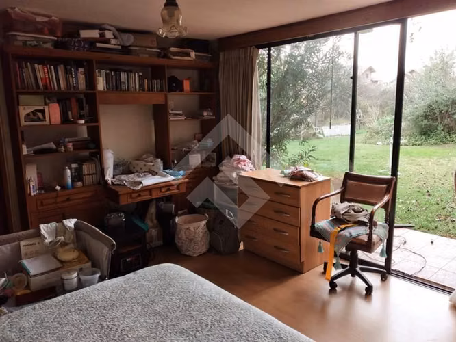 Sitio en venta en La Reina