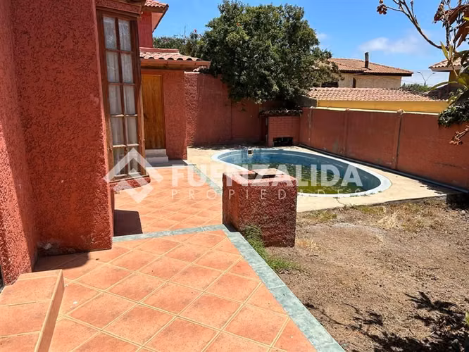 Casa en venta de 4 dorm. en Coquimbo