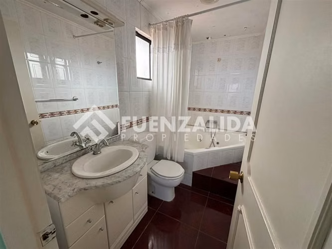 Casa en venta de 4 dorm. en Coquimbo