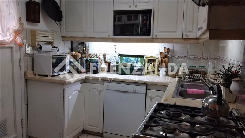 BARRIO TRANQUILO Casa en venta de 3 dorm. en La Reina