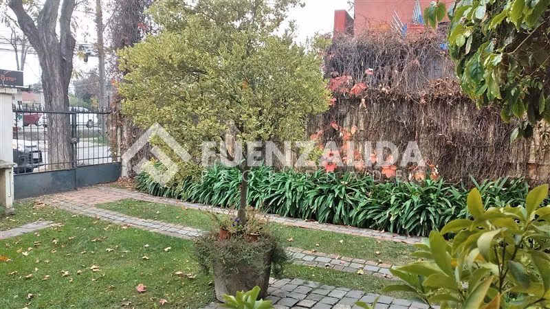 BARRIO TRANQUILO Casa en venta de 3 dorm. en La Reina