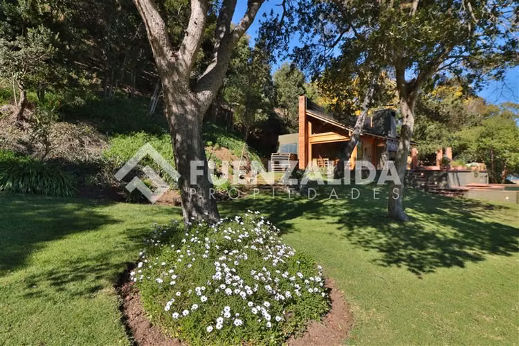 Venta, Exclusiva Casa orilla lago en Vichuquén.