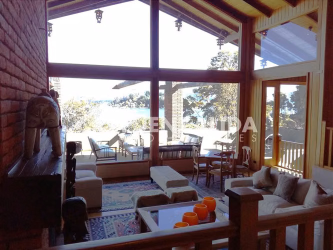 Venta, Parcela con gran Casa, Lago Vichuquén, Las Rocas