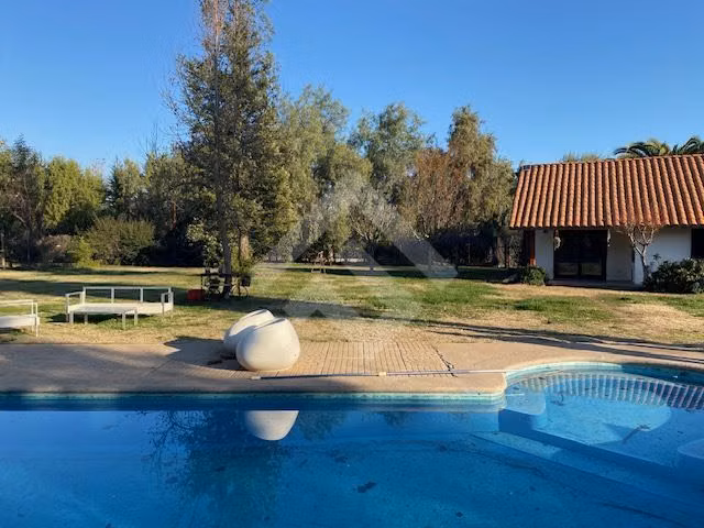 Casa en venta de 7 dorm. en Buín