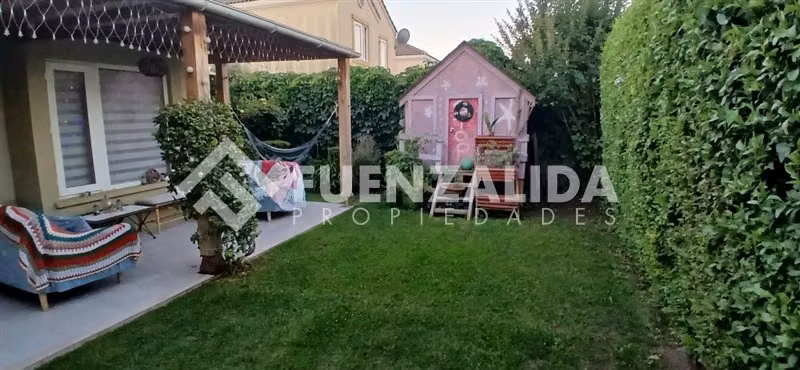 Casa en venta de 4 dorm. Laguna de Condores en San Bernardo