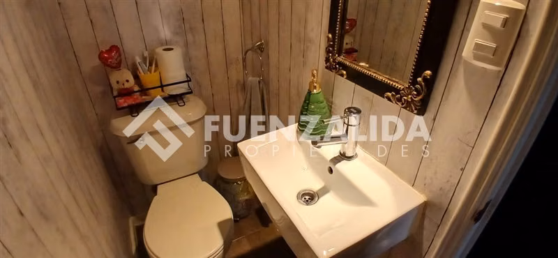 Casa en venta de 4 dorm. Laguna de Condores en San Bernardo