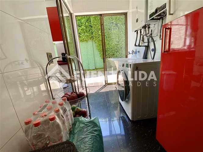 Casa en venta de 4 dorm. en Lo Barnechea