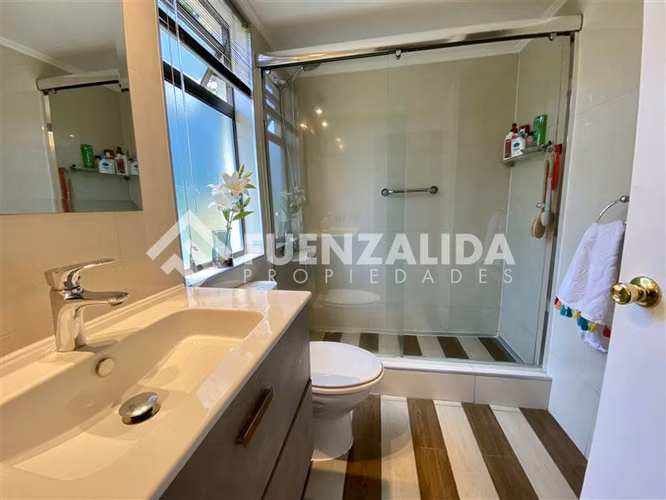Casa en venta de 4 dorm. en Lo Barnechea