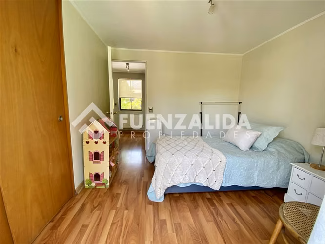 Casa en venta de 4 dorm. en Lo Barnechea