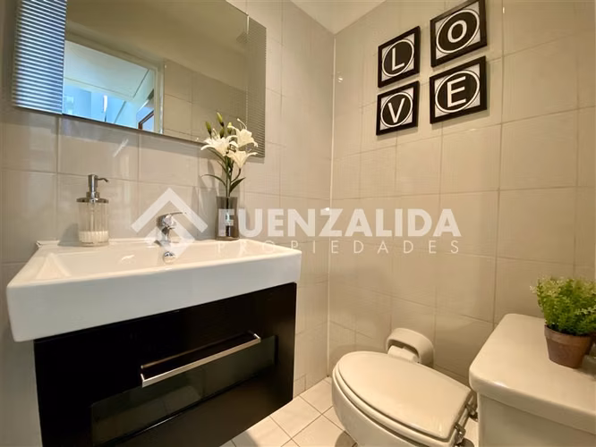 Casa en venta de 4 dorm. en Lo Barnechea