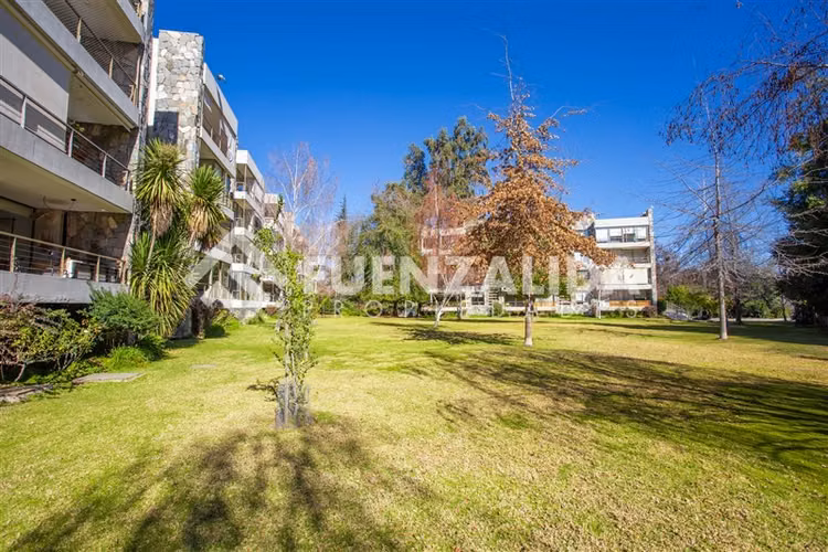 Departamento en venta de 2 dorm. en Lo Barnechea
