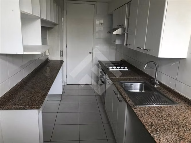 Departamento en venta de 2 dorm. en Lo Barnechea