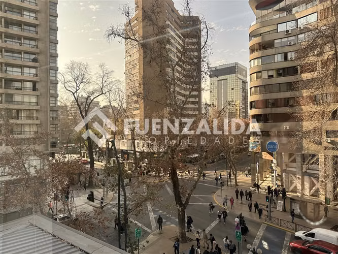 Amplia Oficina en Edificio Panorámico