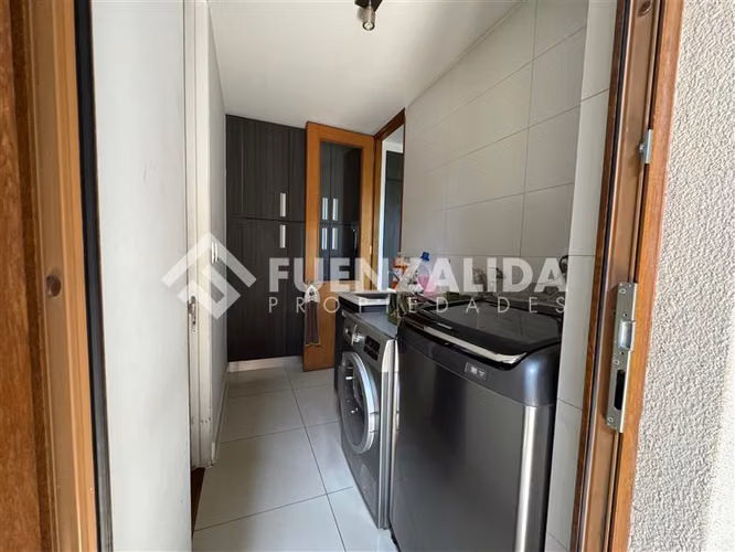 Casa en venta de 5 dorm. en Los Bosques