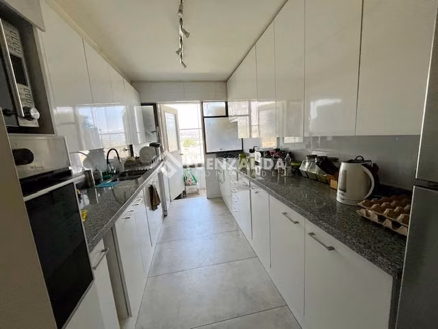 Vendo depto 3d. más serv. amplio y vistas desp.en Raúl Labbé